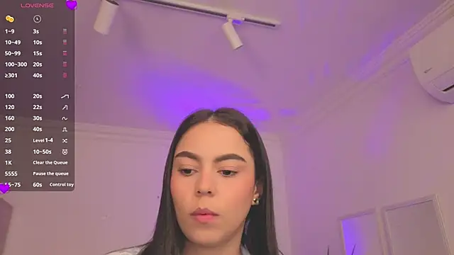 Snapshot of Aleejaa__ chatting on 07/22/26, 11:35 Aleejaa online show from 07/22/26, 11:35