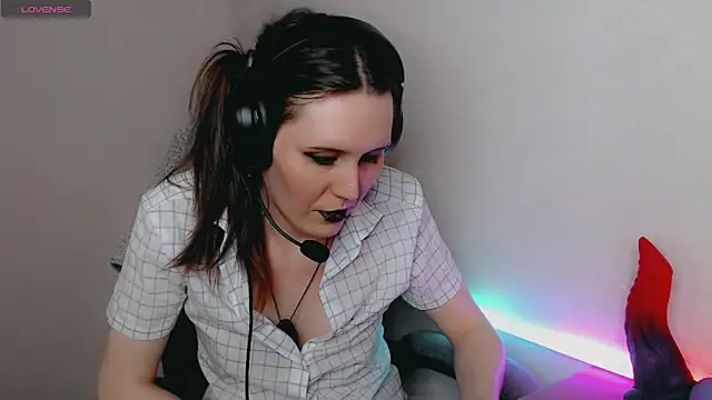 tracy cooper online show from 12/23/24, 02:35