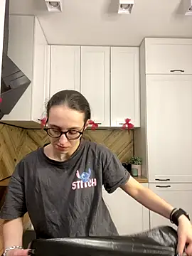 MartiniiSelenna online show from 12/19/25, 06:42