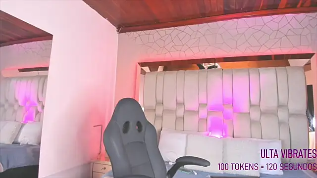 Snapshot of AngelineHeet chatting on 01/08/25, 12:38 AngelineHeet online show from 01/08/25, 12:38