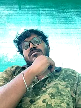 Snapshot of Yours_Teluguboii chatting on 10/14/25, 11:33 Yours Teluguboii online show from 10/14/25, 11:33