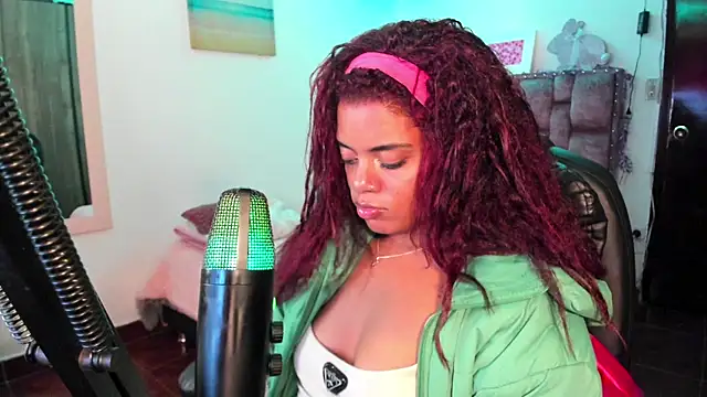 ladyrd1 online show from 12/20/24, 07:12