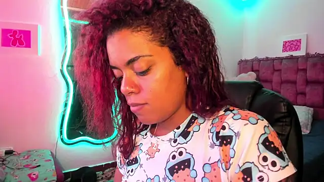 ladyrd1 online show from 01/12/25, 02:52