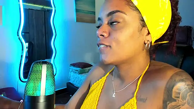 ladyrd1 online show from 01/30/25, 08:43