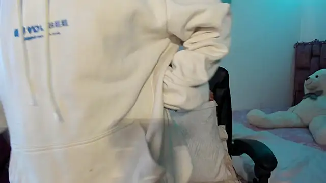 ladyrd1 online show from 03/03/25, 10:49