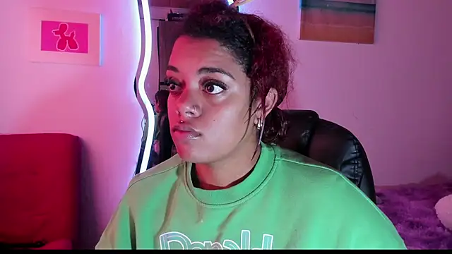 ladyrd1 online show from 09/14/25, 06:51