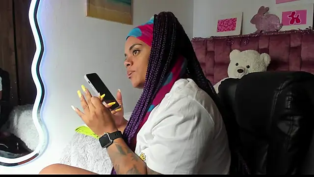 ladyrd1 online show from 10/19/25, 05:35