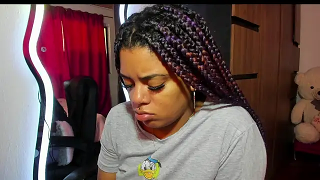 ladyrd1 online show from 11/11/25, 01:33