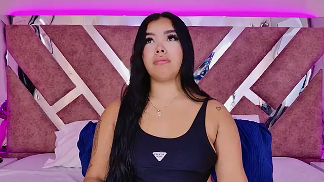 MarianaGarciaa   online show from 04/21/26, 06:55