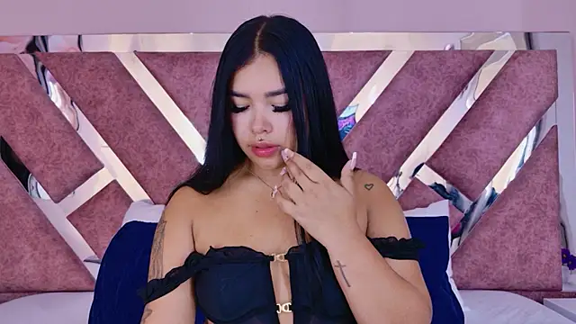 MarianaGarciaa   online show from 04/22/26, 06:42