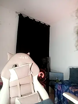 lovely kitt online show from 11/08/25, 12:33