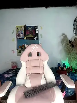 lovely kitt online show from 04/19/26, 10:56