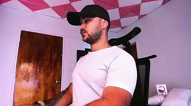 Sebas-hott online show from 12/18/24, 02:42