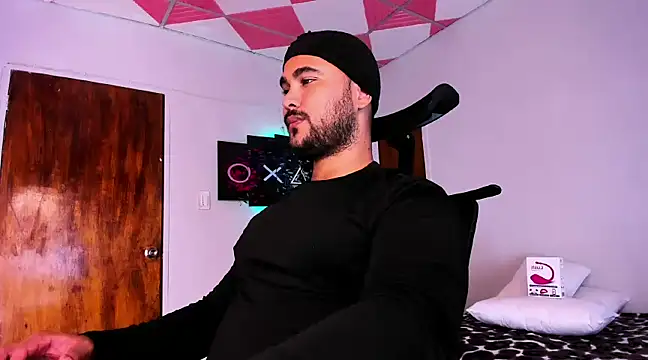 Sebas-hott online show from 12/24/24, 02:21