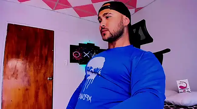 Sebas-hott online show from 01/11/25, 03:23