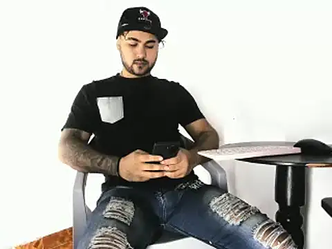 Sebas-hott online show from 10/16/25, 10:33