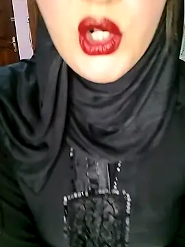 Snapshot of Rawya-34 chatting on 12/10/24, 09:00 Rawya-34 online show from 12/10/24, 09:00