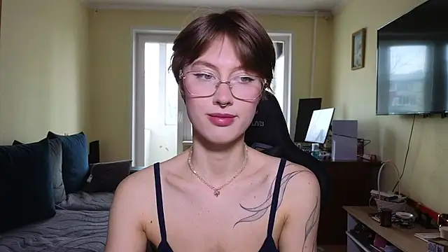 MalvinaBlum online show from 04/23/26, 05:08