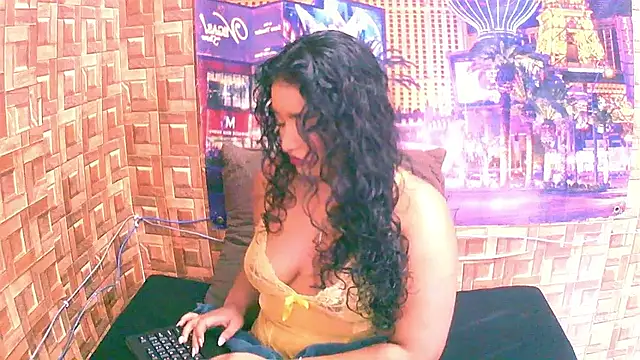 IndianAngel4u online show from 04/21/26, 03:07