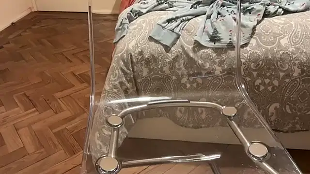 Snapshot of Kimpossible__ chatting on 10/04/25, 09:02 Kimpossible online show from 10/04/25, 09:02