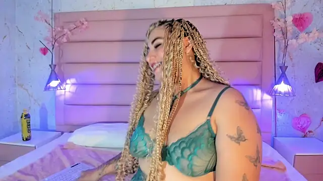 sabrinamilani online show from 04/23/26, 03:30