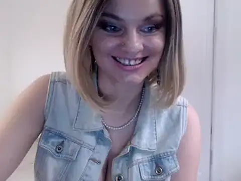 Snapshot of YourSweetJam chatting on 01/24/25, 07:51 YourSweetJam online show from 01/24/25, 07:51