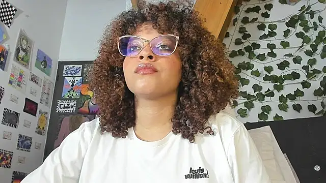 Snapshot of Ada_gales_ chatting on 12/19/24, 12:45 Ada gales  online show from 12/19/24, 12:45