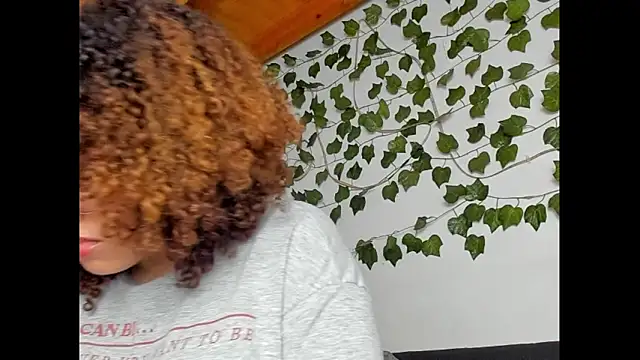 Snapshot of Ada_gales_ chatting on 03/23/25, 12:26 Ada gales  online show from 03/23/25, 12:26