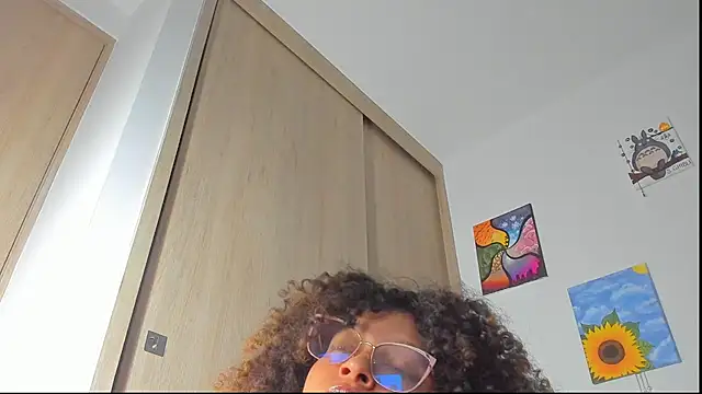 Snapshot of Ada_gales_ chatting on 09/25/25, 02:48 Ada gales  online show from 09/25/25, 02:48