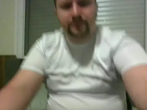 Snapshot of tropical_guy90 chatting on 03/23/26, 04:16 tropical guy90 online show from 03/23/26, 04:16