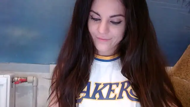 Snapshot of AliceTailor chatting on 10/15/25, 03:12 AliceTailor online show from 10/15/25, 03:12