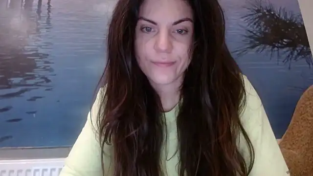 Snapshot of AliceTailor chatting on 10/20/25, 03:45 AliceTailor online show from 10/20/25, 03:45