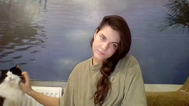 Snapshot of AliceTailor chatting on 11/06/25, 05:52 AliceTailor online show from 11/06/25, 05:52