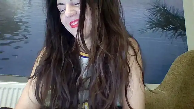 Snapshot of AliceTailor chatting on 11/17/25, 10:15 AliceTailor online show from 11/17/25, 10:15