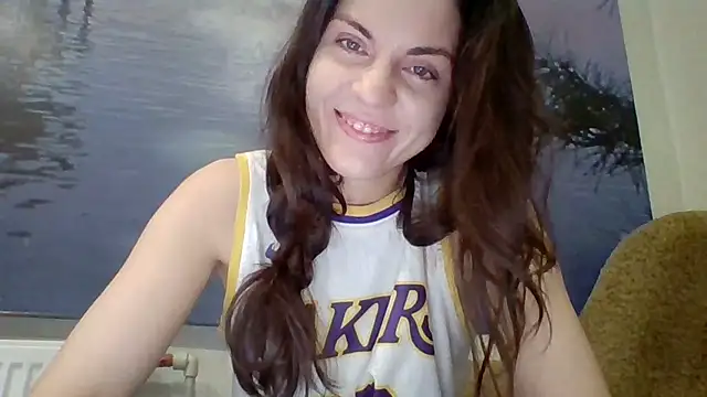 Snapshot of AliceTailor chatting on 11/21/25, 09:24 AliceTailor online show from 11/21/25, 09:24