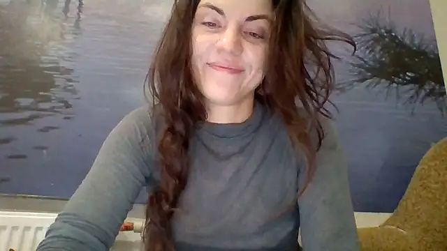 Snapshot of AliceTailor chatting on 11/22/25, 09:36 AliceTailor online show from 11/22/25, 09:36