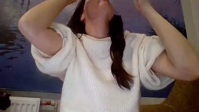 Snapshot of AliceTailor chatting on 12/15/25, 03:05 AliceTailor online show from 12/15/25, 03:05