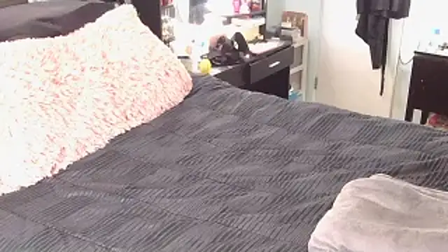 Snapshot of exxxtrasmall chatting on 11/16/25, 05:35 exxxtrasmall online show from 11/16/25, 05:35