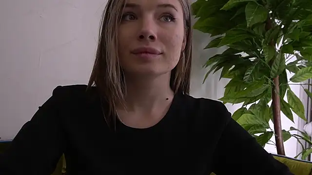 Snapshot of IceDanielles chatting on 01/27/25, 11:11 IceDanielles online show from 01/27/25, 11:11