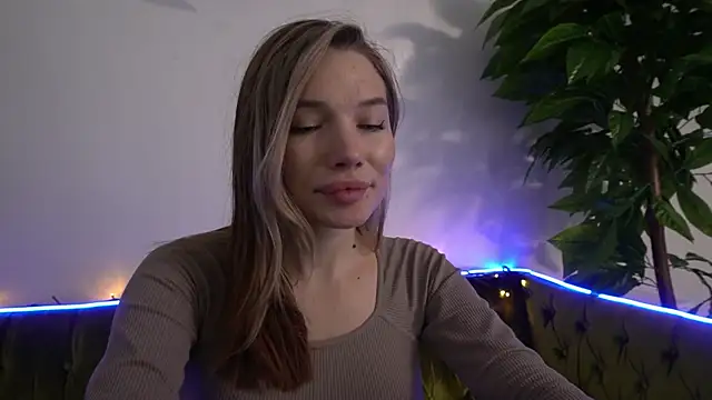 Snapshot of IceDanielles chatting on 02/10/25, 12:39 IceDanielles online show from 02/10/25, 12:39