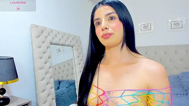 Snapshot of carlaperez_ chatting on 06/17/26, 12:13 carlaperez online show from 06/17/26, 12:13