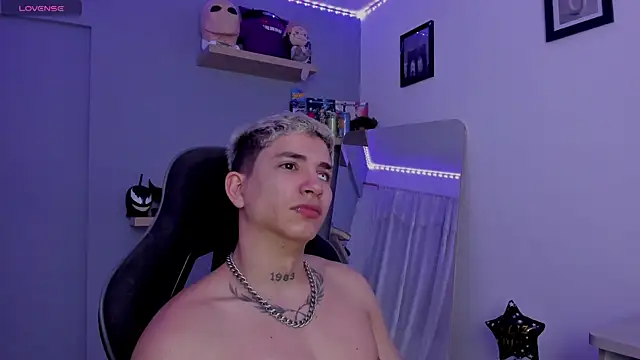 Snapshot of SebasFallon chatting on 03/07/25, 02:12 SebasFallon online show from 03/07/25, 02:12