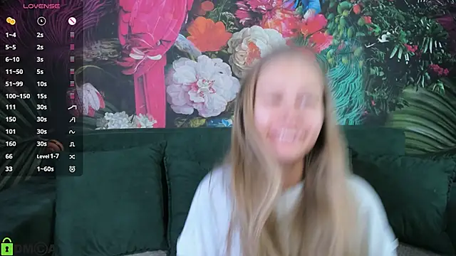 Polumna cute online show from 11/14/25, 09:30