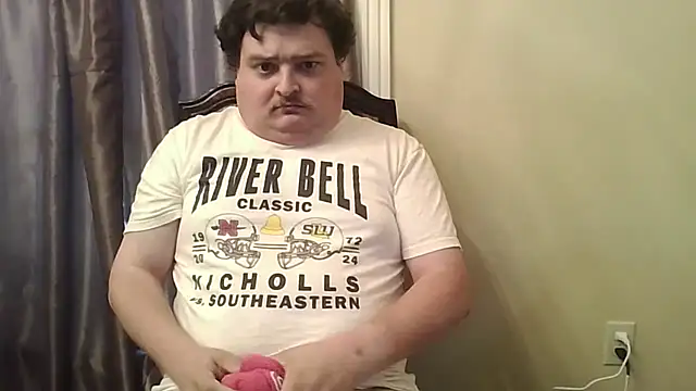 Snapshot of YelpedAverting chatting on 10/04/25, 11:25 YelpedAverting online show from 10/04/25, 11:25