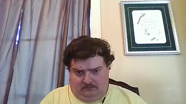 Snapshot of YelpedAverting chatting on 11/07/25, 08:31 YelpedAverting online show from 11/07/25, 08:31