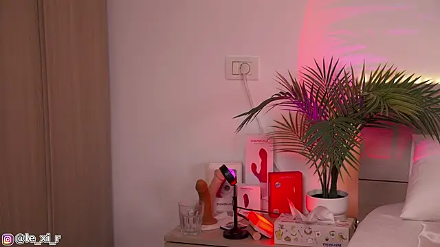 Lexi Reed online show from 10/21/25, 02:07