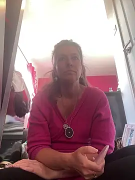 Lwhite1 online show from 10/20/25, 03:45