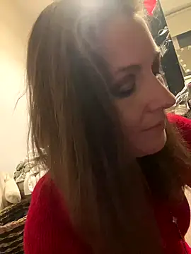 Lwhite1 online show from 11/27/25, 04:42