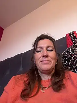 Lwhite1 online show from 02/18/26, 04:47