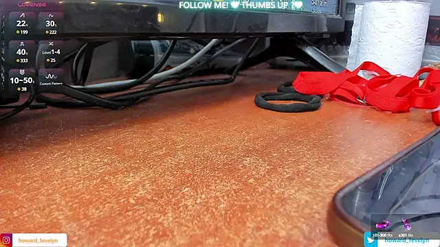 Snapshot of evelyn_23 chatting on 02/12/25, 10:03 evelyn 23 online show from 02/12/25, 10:03